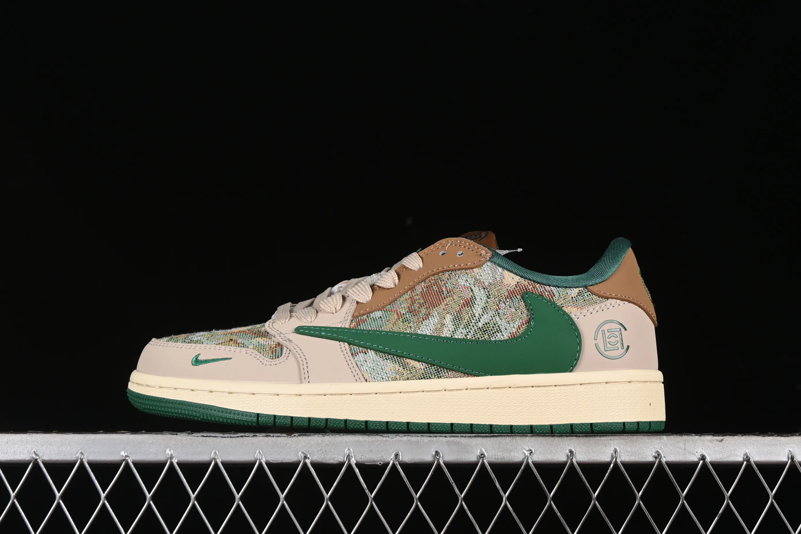 All categories Air Jordan Jordan series basketball shoes Air Jordan 1 Low high-end customized low-top sneakers Travis Scott x Fragment Design x Air Jordan 1 Low OG SP AJ1 Joe 1 Guan Xi joint-beige brown knitted low-top cultural casual sneakers JH6088-611